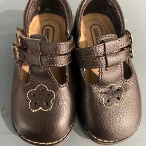 Adorable vintage 5t girl shoes